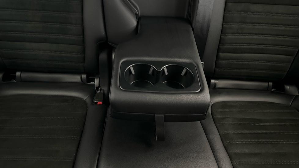 Rear Armrest/ Cup Holder