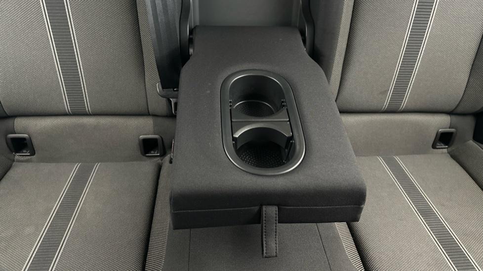 Rear Armrest/ Cup Holder