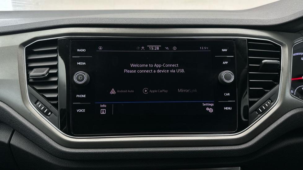 Apple Car Play & Android Auto