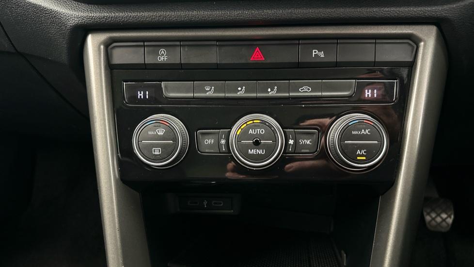 Dual Climate Control / Air Conditioning / Auto Stop/Start