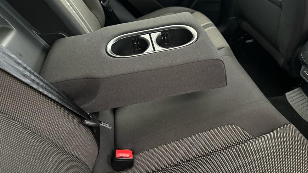 Rear Armrest/ Cup Holder