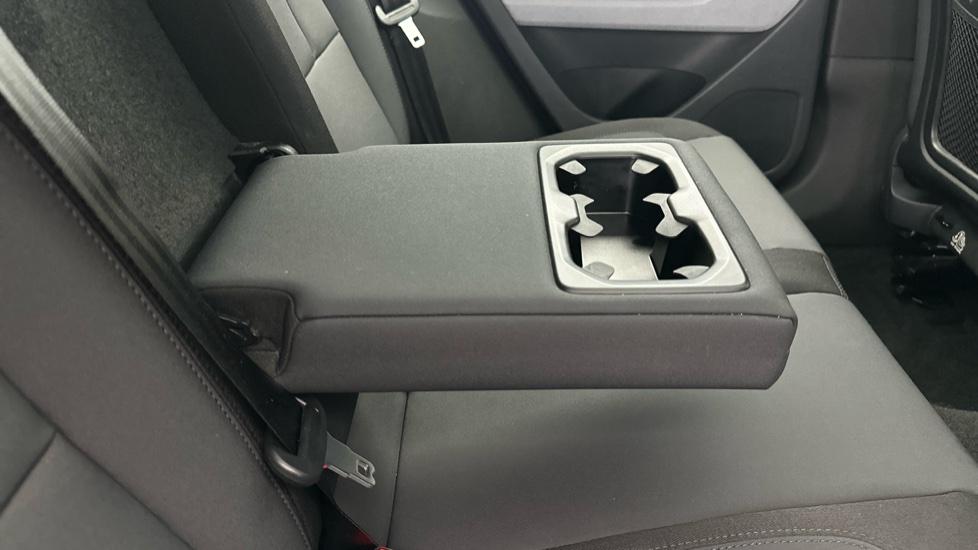 Rear Armrest/ Cup Holder