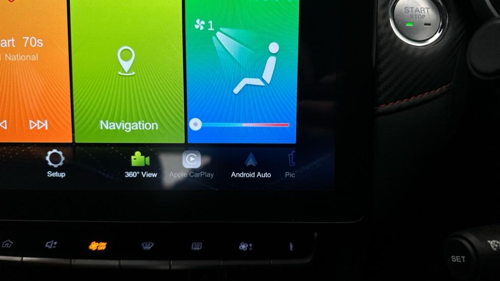 Apple Car Play & Android Auto