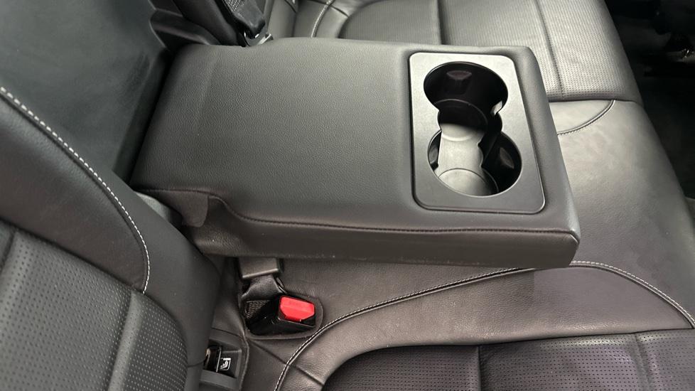 Rear Armrest/ Cup Holder