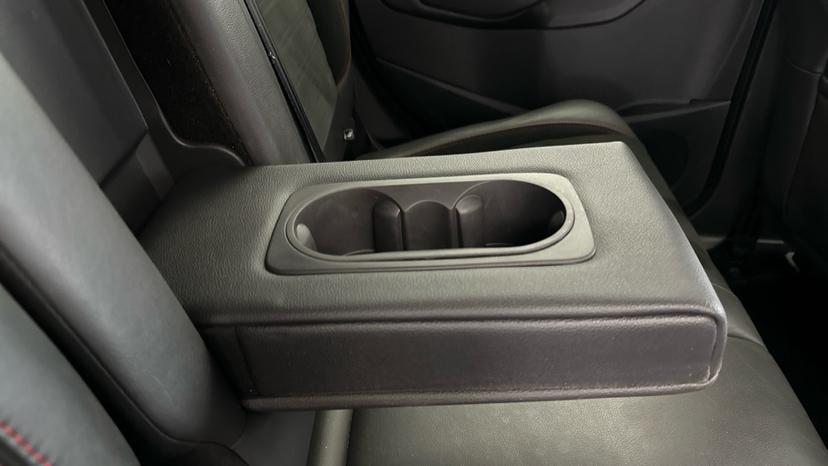 Rear Armrest/ Cup Holder