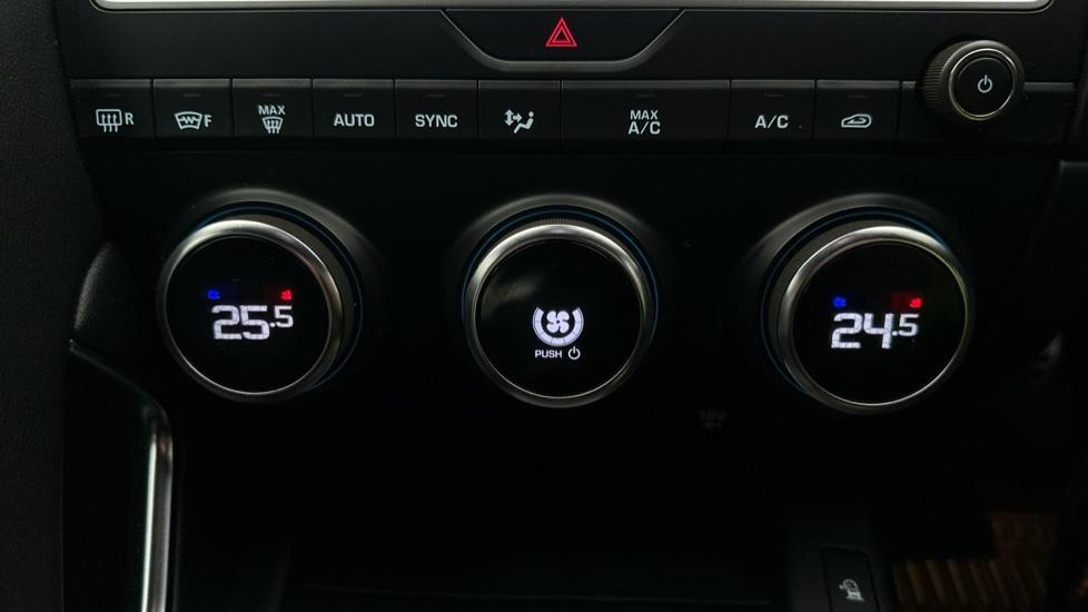 Air Conditioning /Dual Climate Control 