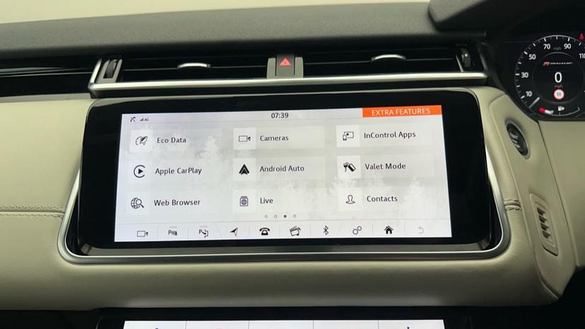 Apple CarPlay / Android Auto 