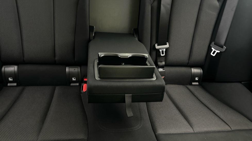 Rear Armrest/ Cup Holder