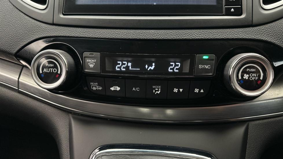 Dual Climate Control  / Air Conditioning 