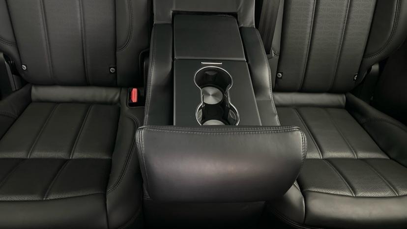 Rear Armrest/ Cup Holder