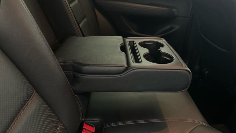 Rear Armrest/ Cup Holder