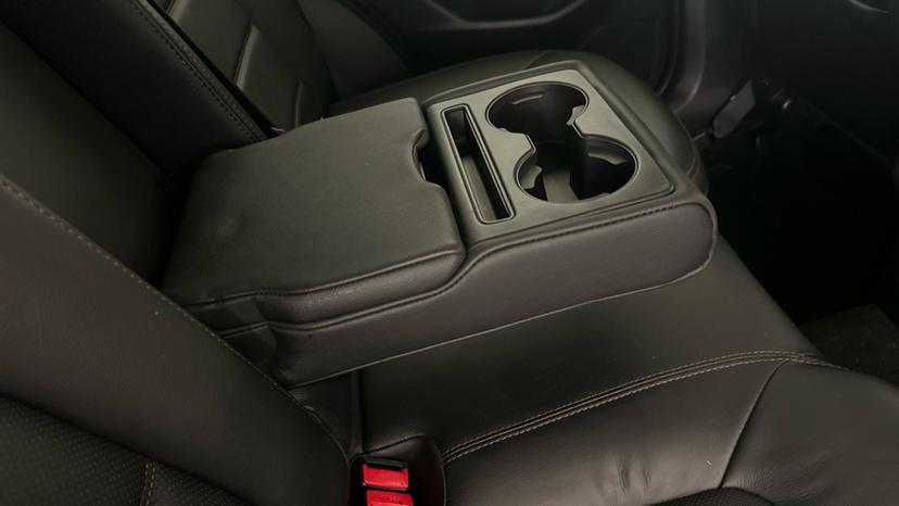 Rear Armrest/ Cup Holder