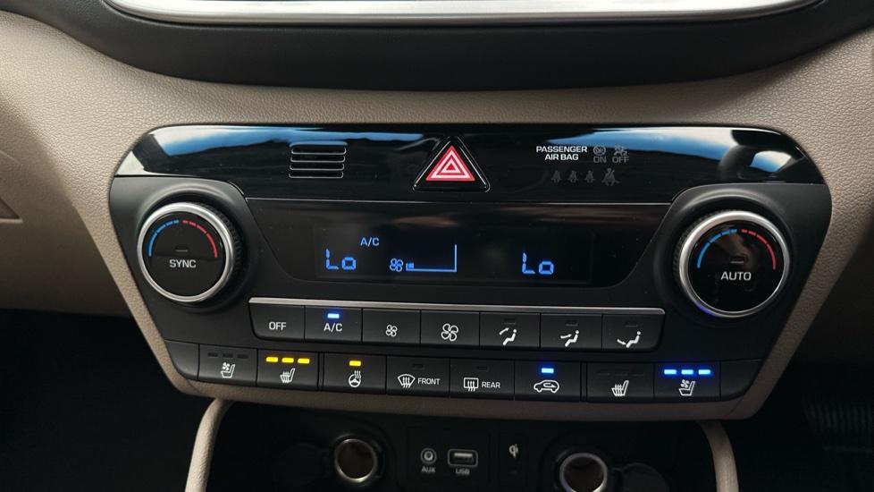 Air Conditioning /Dual Climate Control 