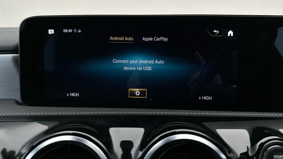 Apple Car Play & Android Auto