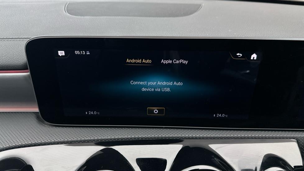 Apple Car Play & Android Auto