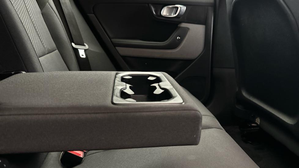 Rear Armrest/ Cup Holder