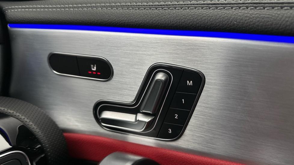 Heated Seats / Electric Seats/ Ambient Lighting 