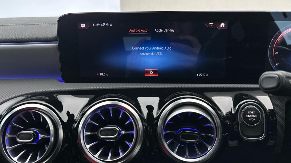 Apple Car Play & Android Auto