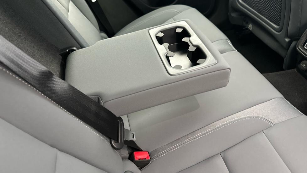 Rear Armrest/ Cup Holder