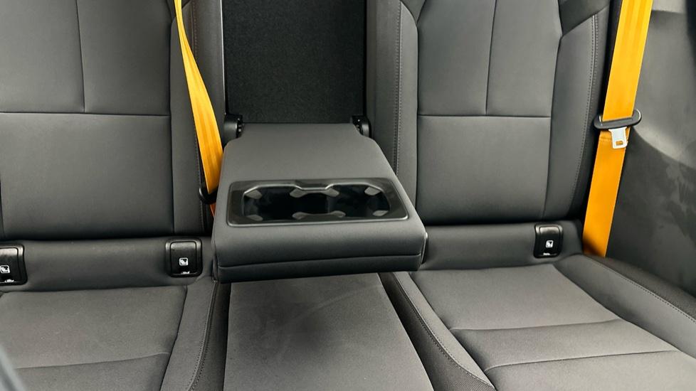 Rear Armrest/ Cup Holder