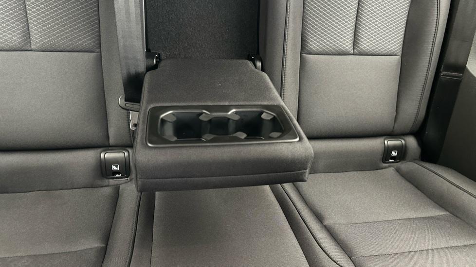 Rear Armrest/ Cup Holder