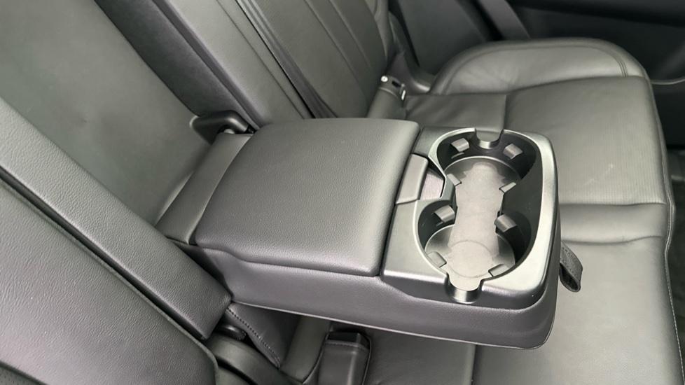 Rear Armrest/ Cup Holder