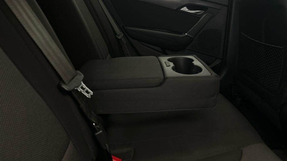 Rear Armrest/ Cup Holder