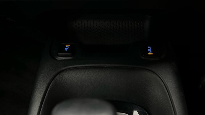 Heated /Cooled Seats 