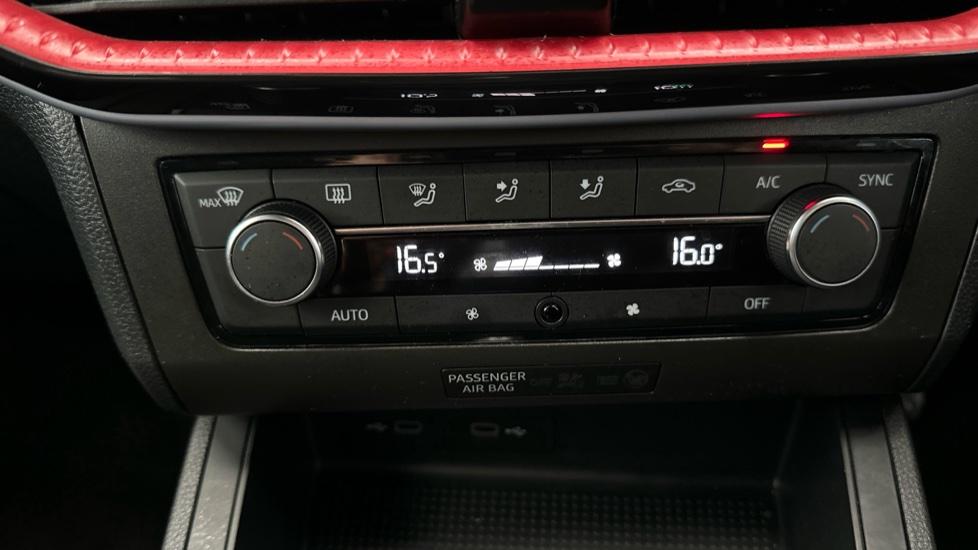 Air Conditioning /Dual Climate Control 