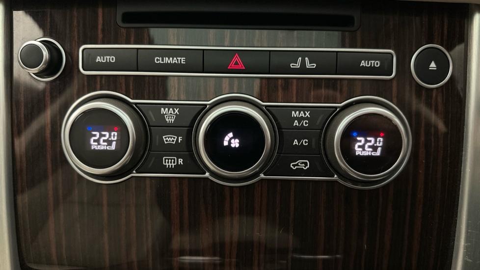 Air Conditioning /Dual Climate Control /Heated Seats 