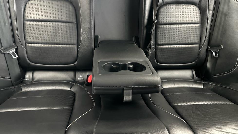 Rear Armrest/ Cup Holder