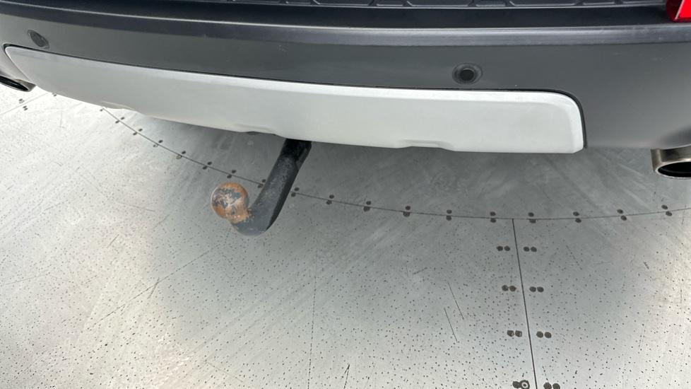 Rear Parking Sensors / Tow Bar