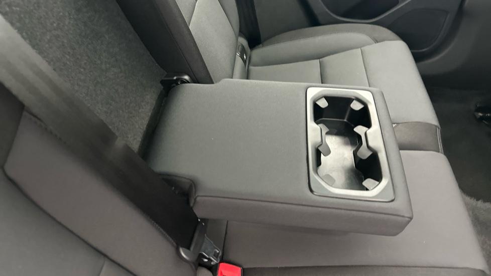 Rear Armrest/ Cup Holder