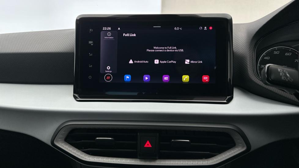 Apple Car Play & Android Auto