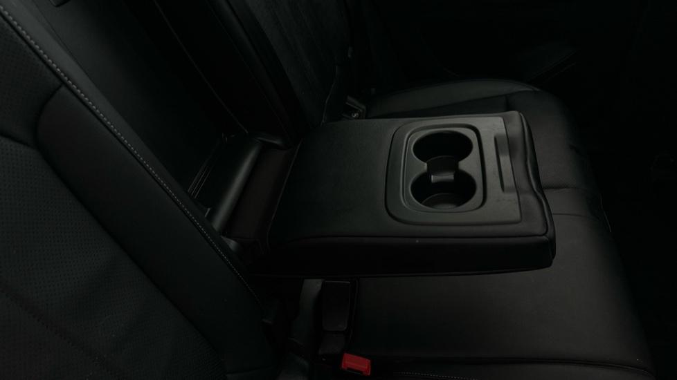 Rear Armrest/ Cup Holder