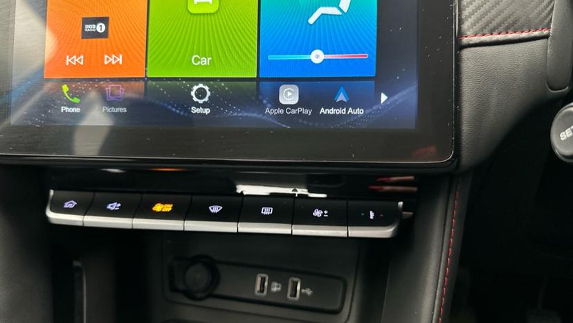 Apple Car Play & Android Auto