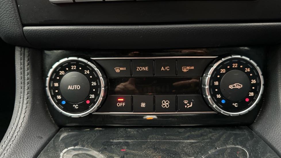 Air Conditioning /Dual Climate Control 