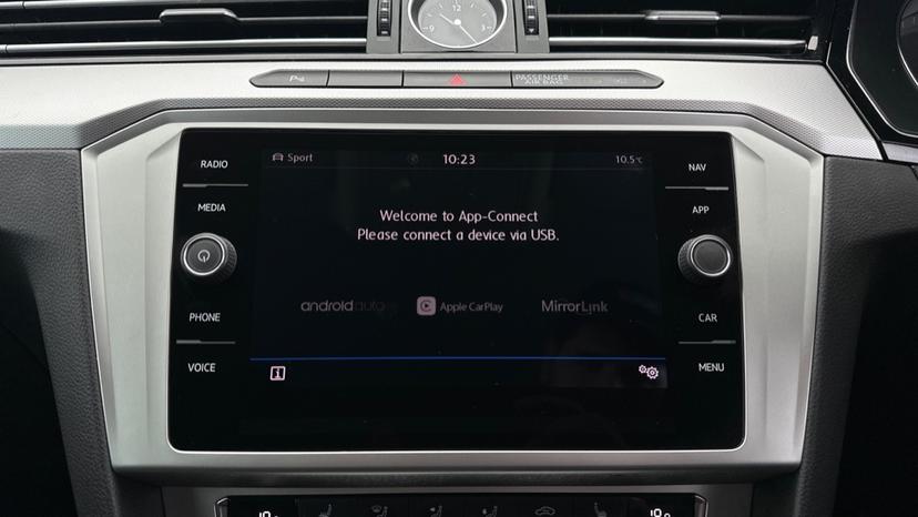 Apple CarPlay / Android Auto 