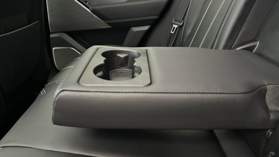 Rear Armrest/ Cup Holder