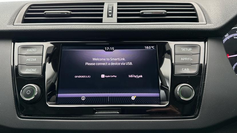 Apple Car Play & Android Auto