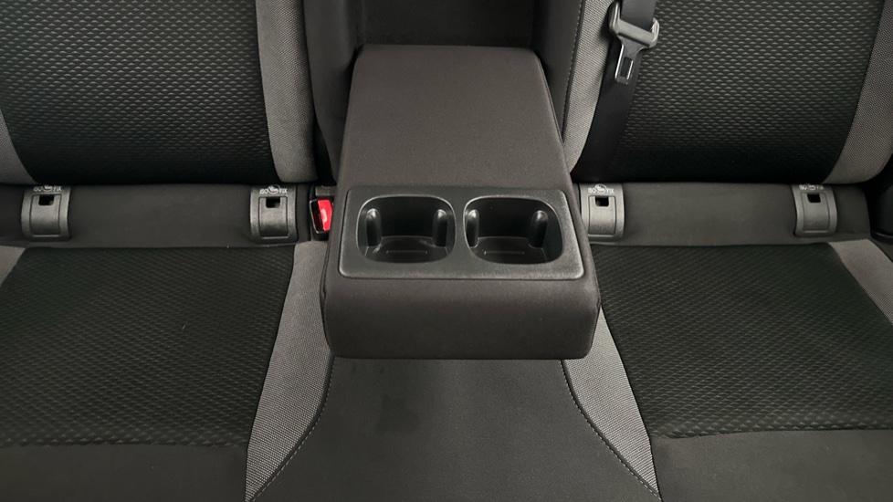 Rear Armrest/ Cup Holder