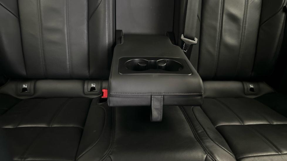 Rear Armrest/ Cup Holder