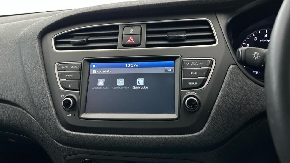 Apple Car Play & Android Auto