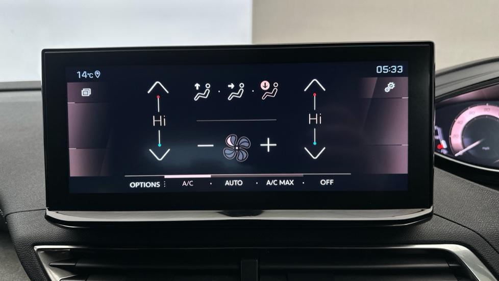 Dual Climate Control  / Air Conditioning 