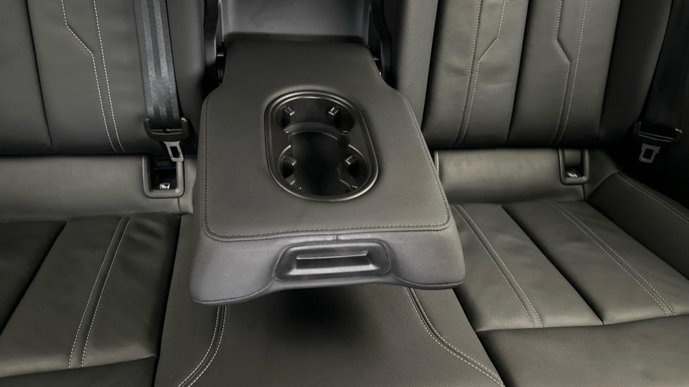 Rear Armrest/ Cup Holder