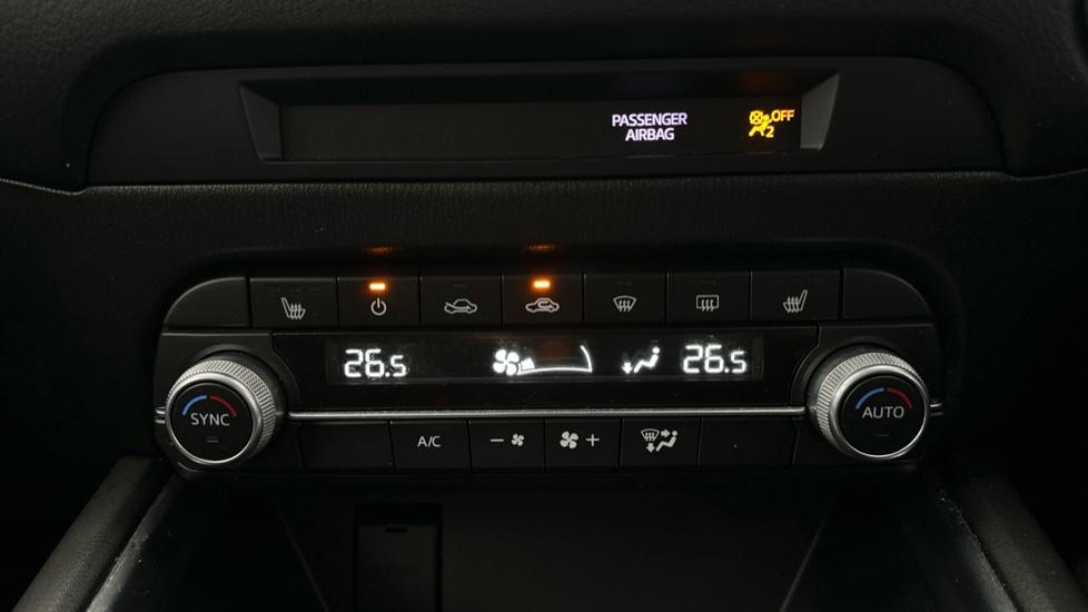 Air Conditioning / Dual Climate Control / Heated Seats 