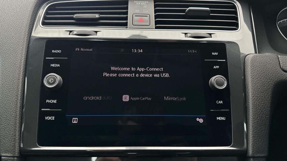 Apple Car Play & Android Auto