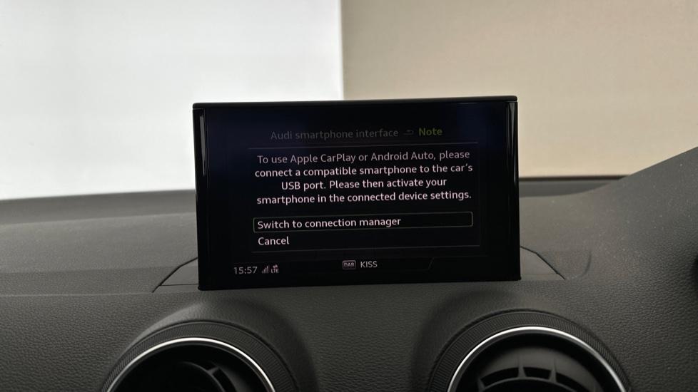 Apple CarPlay/Android Auto 