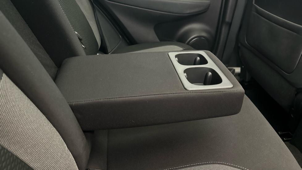 Rear Armrest/ Cup Holder