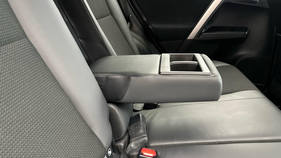 Rear Armrest/ Cup Holder